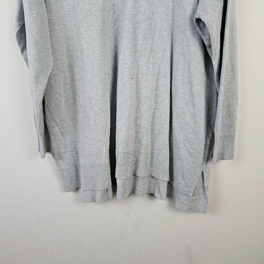 Torrid V-neck light Pullover Sweater Size 3/3X